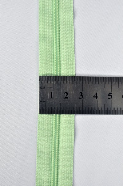 ZIP033  1號拉鏈  成衣單頭拉鏈款式   聚酯牙拉鏈款式  密尾拉鏈  不設單獨拉鍊訂購 側面照